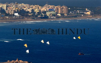 Image Id : 9773736 <span>Date : 2006-10-12 <span>Category : Arts Culture and Entertainment</span>