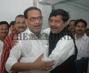 Image Id : 9812709 <span>Date : 2006-10-15 <span>Category : Politics</span>
