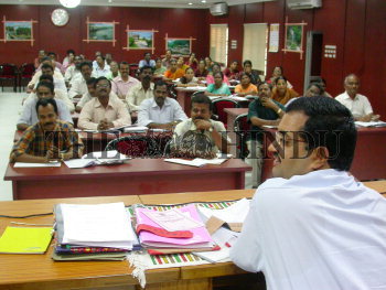 Image Id : 9833507 <span>Date : 2006-10-16 <span>Category : Politics</span>