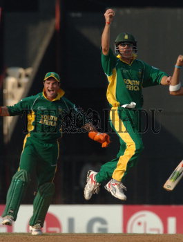 Image Id : 9833788 <span>Date : 2006-10-16 <span>Category : Sport</span>