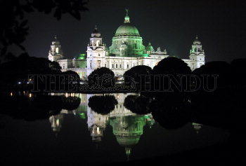 Image Id : 9899960 <span>Date : 2006-10-20 <span>Category : Arts Culture and Entertainment</span>