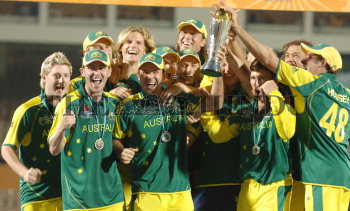 Image Id : 10180991 <span>Date : 2006-11-05 <span>Category : Sport</span>