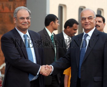 Image Id : 10286803 <span>Date : 2006-11-13 <span>Category : Politics</span>