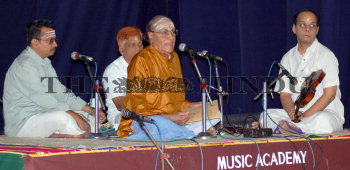 Image Id : 10794530 <span>Date : 2006-12-24 <span>Category : Arts Culture and Entertainment</span>