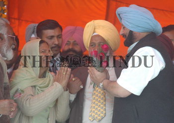 Image Id : 11223766 <span>Date : 2005-02-01 <span>Category : Politics</span>