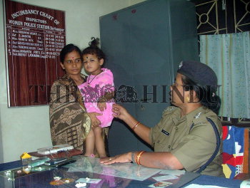 Image Id : 12025222 <span>Date : 2007-04-15 <span>Category : Crime Law and Justice</span>