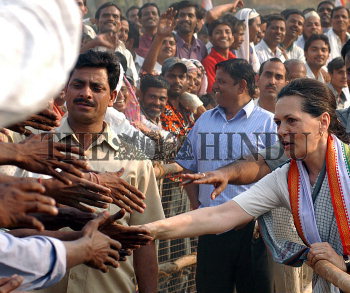 Image Id : 12025623 <span>Date : 2007-04-15 <span>Category : Politics</span>