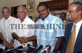 Image Id : 12281040 <span>Date : 2007-05-04 <span>Category : Politics</span>
