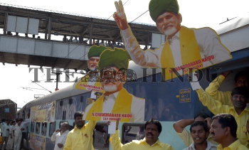 Image Id : 12384281 <span>Date : 2007-05-12 <span>Category : Politics</span>