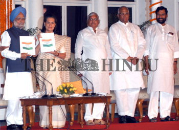 Image Id : 12519343 <span>Date : 2007-05-22 <span>Category : Politics</span>