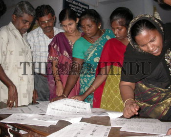 Image Id : 12560300 <span>Date : 2007-05-25 <span>Category : Politics</span>
