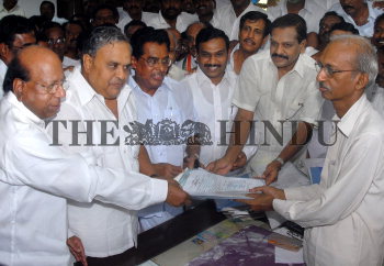 Image Id : 12726887 <span>Date : 2007-06-05 <span>Category : Politics</span>