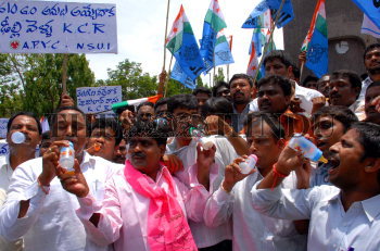 Image Id : 12841626 <span>Date : 2007-06-12 <span>Category : Politics</span>
