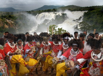 Image Id : 13725015 <span>Date : 2007-08-12 <span>Category : Arts Culture and Entertainment</span>