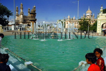 Image Id : 14233427 <span>Date : 2007-09-13 <span>Category : Arts Culture and Entertainment</span>