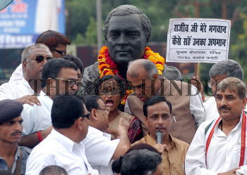 Image Id : 14569365 <span>Date : 2007-10-05 <span>Category : Politics</span>