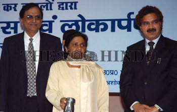 Image Id : 15543301 <span>Date : 2007-11-30 <span>Category : Politics</span>