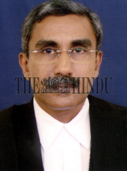 Image Id : 15629520 <span>Date : 2007-12-05 <span>Category : Crime Law and Justice</span>