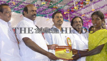 Image Id : 16050147 <span>Date : 2007-12-30 <span>Category : Politics</span>