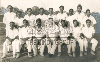 Image Id : 646719630 <span>Date : 1957-03-24 <span>Category : Sport</span>