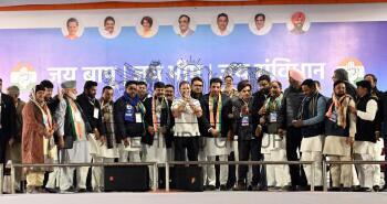 Image Id : 1435778753 <span>Date : 2025-01-13 <span>Category : Politics</span>