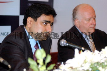 Image Id : 101744031 <span>Date : 2008-04-01 <span>Category : Economy Business and Finance</span>