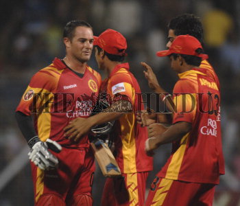 Image Id : 102150783 <span>Date : 2008-04-21 <span>Category : Sport</span>