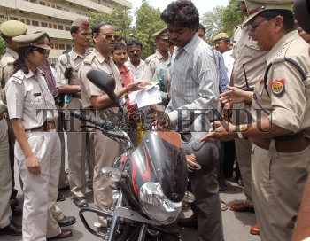 Image Id : 102938953 <span>Date : 2008-06-06 <span>Category : Crime Law and Justice</span>