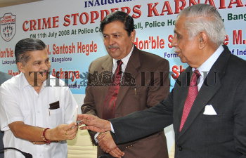 Image Id : 103552341 <span>Date : 2008-07-11 <span>Category : Crime Law and Justice</span>