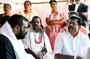 Image Id : 107250744 <span>Date : 2009-02-17 <span>Category : Politics</span>