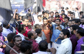 Image Id : 107336629 <span>Date : 2009-02-22 <span>Category : Politics</span>