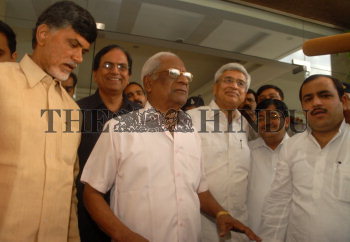 Image Id : 107631376 <span>Date : 2009-03-12 <span>Category : Politics</span>