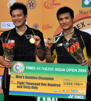 Choong Tan Fook And Lee Wan Wah Of Malaysia Who Won The Men S Doubles The Hindu Images