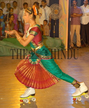 Image Id : 108418953 <span>Date : 2009-04-28 <span>Category : Arts Culture and Entertainment</span>