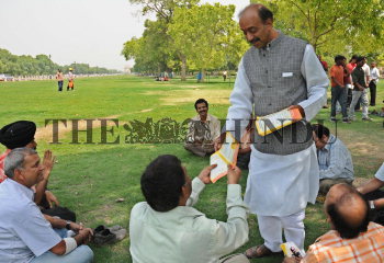 Image Id : 108517028 <span>Date : 2009-05-04 <span>Category : Politics</span>