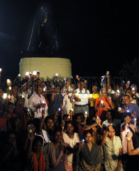 Image Id : 110228404 <span>Date : 2009-08-15 <span>Category : Arts Culture and Entertainment</span>