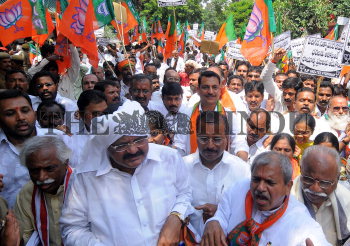 Image Id : 110274294 <span>Date : 2009-08-15 <span>Category : Politics</span>