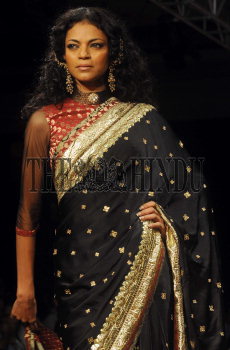 Image Id : 110695657 <span>Date : 2009-09-09 <span>Category : Arts Culture and Entertainment</span>
