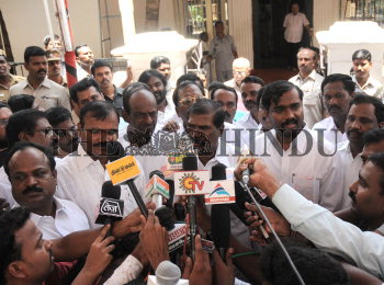 Image Id : 116000968 <span>Date : 2010-06-01 <span>Category : Politics</span>
