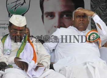Image Id : 117488019 <span>Date : 2010-08-09 <span>Category : Politics</span>