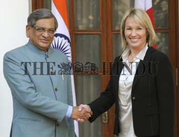 Image Id : 119899863 <span>Date : 2010-12-14 <span>Category : Politics</span>