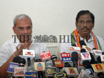 Image Id : 121362339 <span>Date : 2011-02-15 <span>Category : Politics</span>