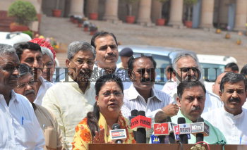 Image Id : 122681926 <span>Date : 2011-03-24 <span>Category : Politics</span>