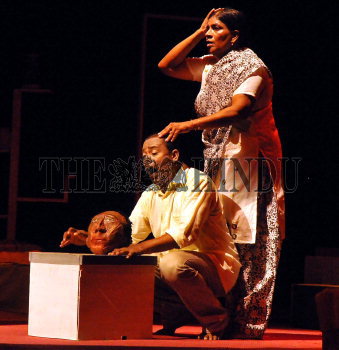 Image Id : 122923332 <span>Date : 2011-04-01 <span>Category : Arts Culture and Entertainment</span>