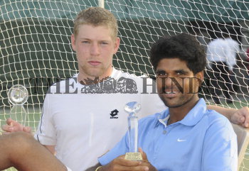 Image Id : 123764341 <span>Date : 2011-04-30 <span>Category : Sport</span>