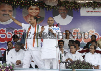 Image Id : 125441283 <span>Date : 2011-06-18 <span>Category : Politics</span>