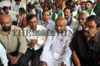 Image Id : 125560982 <span>Date : 2011-07-01 <span>Category : Politics</span>