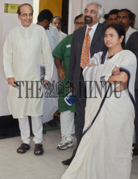 Image Id : 125868305 <span>Date : 2011-07-16 <span>Category : Politics</span>