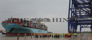 Image Id : 125970447 <span>Date : 2011-07-21 <span>Category : Economy Business and Finance</span>