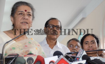 Image Id : 127105994 <span>Date : 2011-09-16 <span>Category : Politics</span>